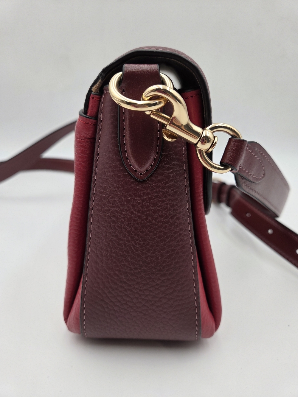 Coach Two-Tone Red & Burgundy Leather Shoulder Bag with Signature Wallet - Picture 2 of 16